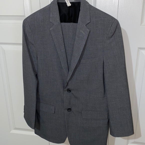 Van Heusen Grey Suit, 2 piece - Jacket and Pants, Flex....